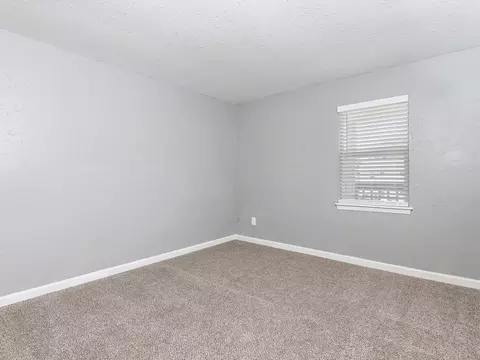 611 NE Ridgeview Dr, Lees Summit, MO 64086 photo 10