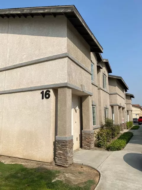 600 Hosking Ave #16, Bakersfield, CA 93307