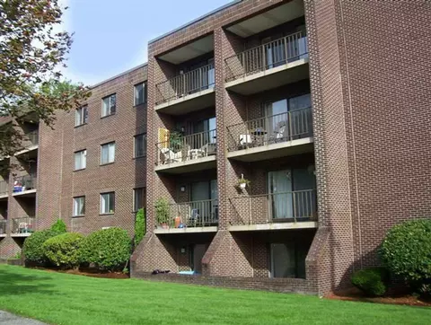 30 Pomeworth St, Stoneham, MA 02180