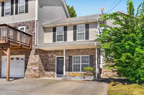 1631 Baltimore Dr, Clarksville, TN 37043