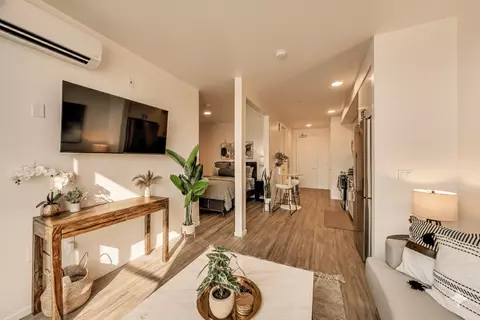 2850 Hannah St, Oakland, CA 94608