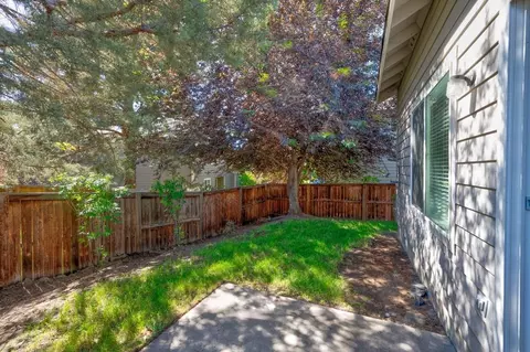 63168 Eastview Drive 1 And 2, Bend, OR 97701 photo 3