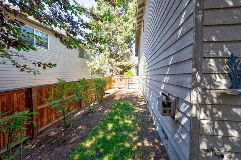 63168 Eastview Drive 1 And 2, Bend, OR 97701 photo 4