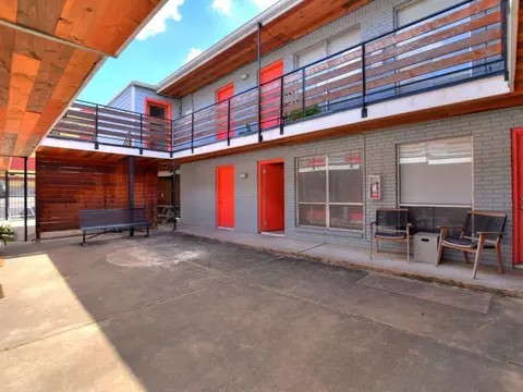 408 W 37th St, Austin, TX 78705