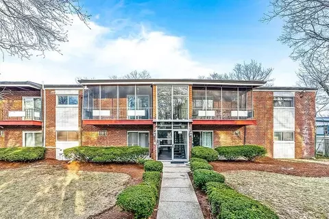 125 Grove St, West Roxbury, MA 02132