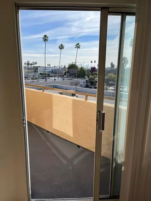 1720 Taft Ave, Los Angeles, CA 90028