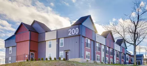 200 Grant Dr, Coraopolis, PA 15108
