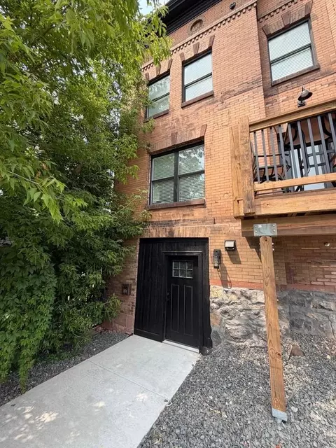 627 E 4th St, Duluth, MN 55805