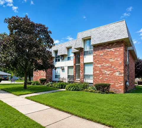 494 E Breckenridge St, Ferndale, MI 48220