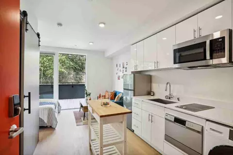 4612 Stone Way N, Seattle, WA 98103