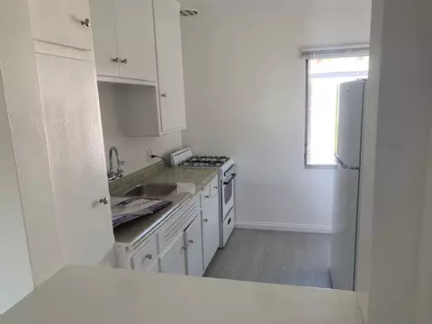10767 Rose Ave, Los Angeles, CA 90034