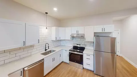 1030 S Holmes St, Lansing, MI 48912
