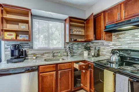 629 W Maple Rd, Clawson, MI 48017