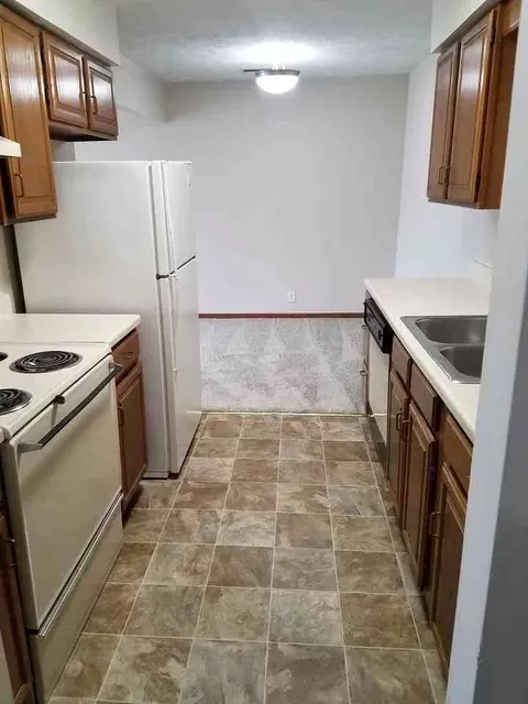 Arbor Cir, Omaha, NE 68106