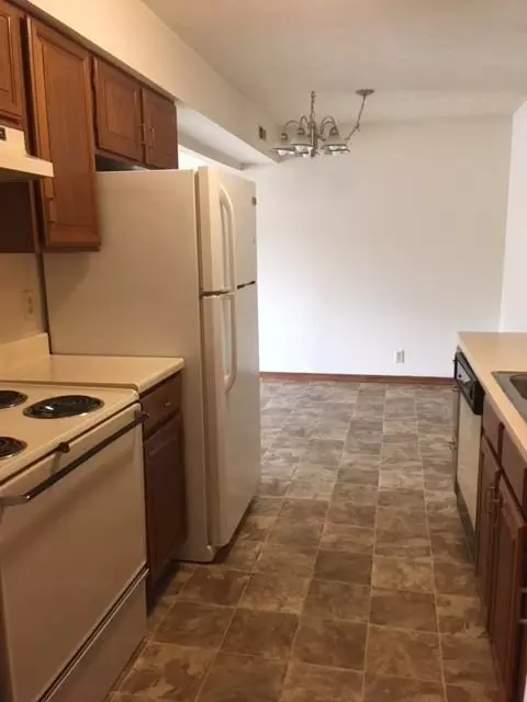 Arbor Cir, Omaha, NE 68106