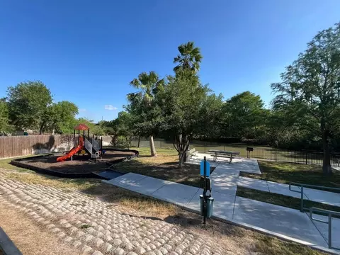 1904 Central Blvd, Brownsville, TX 78520