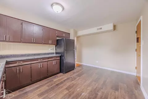 2806 E 76th Pl, Chicago, IL 60649 photo 2