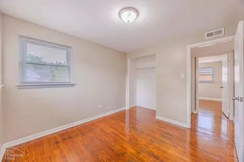 2806 E 76th Pl, Chicago, IL 60649 photo 5