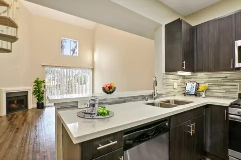 7077 Alvern St, Los Angeles, CA 90045 photo 4