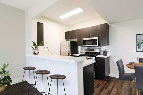 7077 Alvern St, Los Angeles, CA 90045 photo 2
