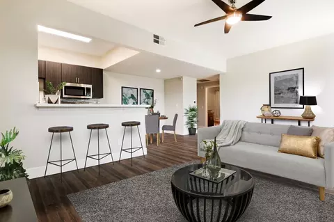 7077 Alvern St, Los Angeles, CA 90045 photo 3