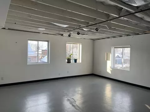 5701 NW Radial Hwy, Omaha, NE 68104