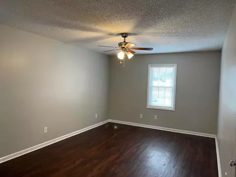 553 Corbin St, Jacksonville, NC 28546