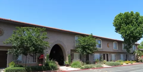 17045 Medallion Ave, Tustin, CA 92780