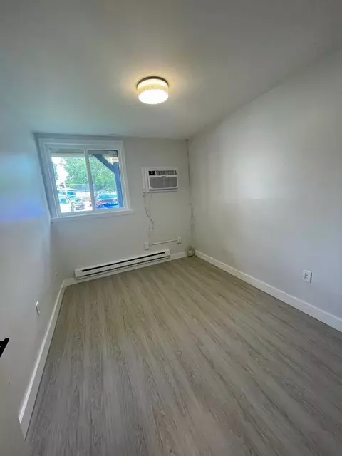 222 Bradley Ave, Waterbury, CT 06708 photo 5