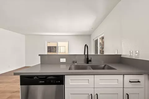 321 S Berendo St, Los Angeles, CA 90020