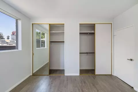 1377 S Beverly Glen Blvd, Los Angeles, CA 90024