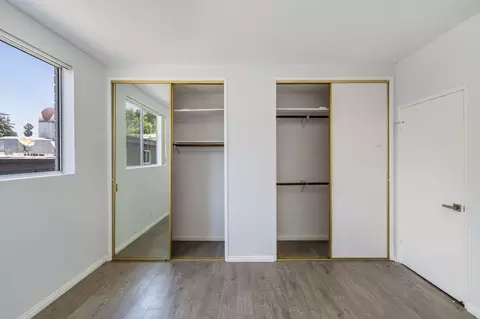 1377 S Beverly Glen Blvd, Los Angeles, CA 90024