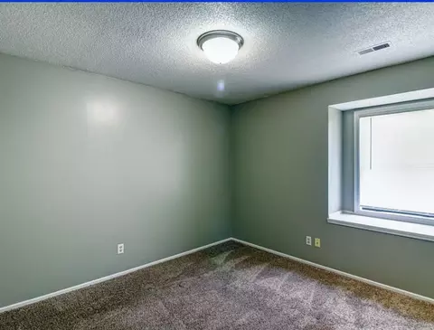 2310 W 26th St, Lawrence, KS 66047