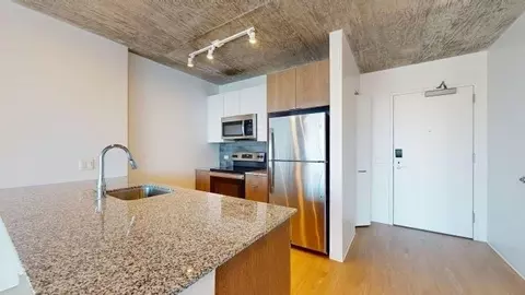 2111 S Wabash Ave, Chicago, IL 60616