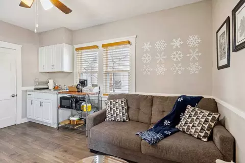 1626 Ridgewood Ave, Lakewood, OH 44107