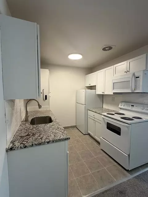 13300 Princeton St, Taylor, MI 48180