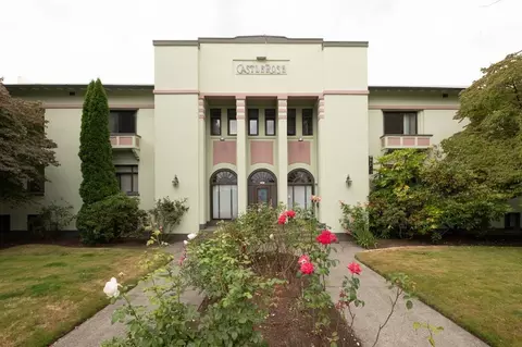 2421 NE Irving St, Portland, OR 97232