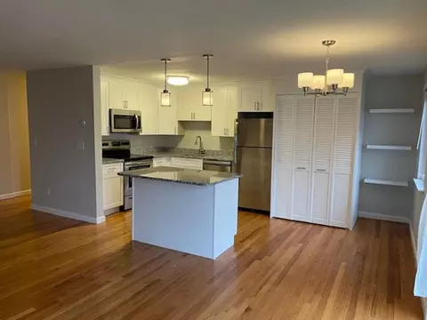 115 S Main St, West Hartford, CT 06107