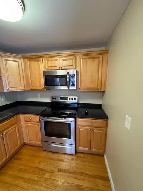 115 S Main St, West Hartford, CT 06107
