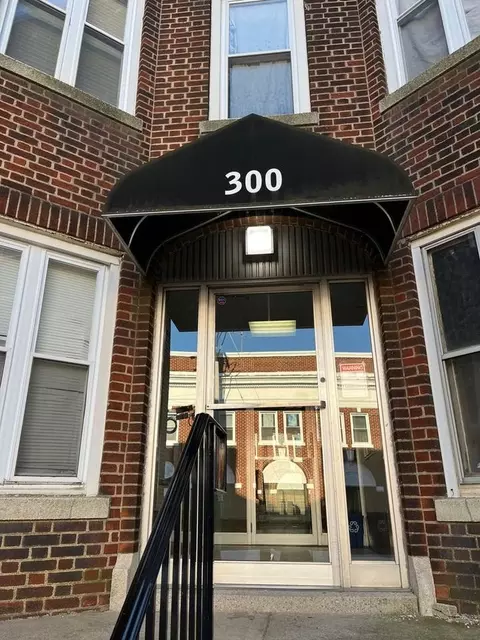 300 Elm Pl, Leonia, NJ 07605