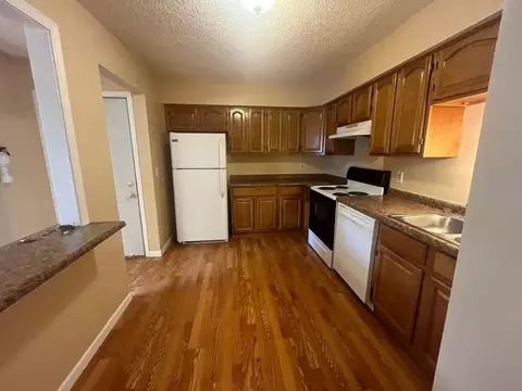 900 Wescott Sq, Eagan, MN 55123