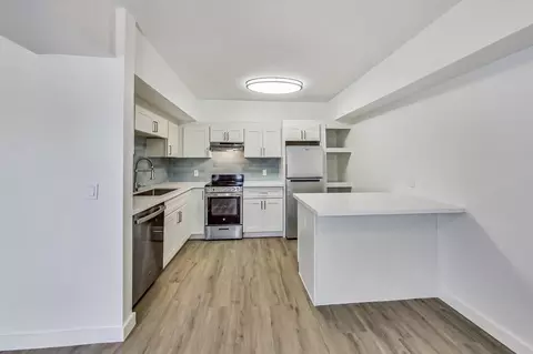 1221 E 20th St, Oakland, CA 94606
