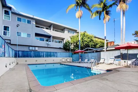 3258 Overland Ave, Los Angeles, CA 90034
