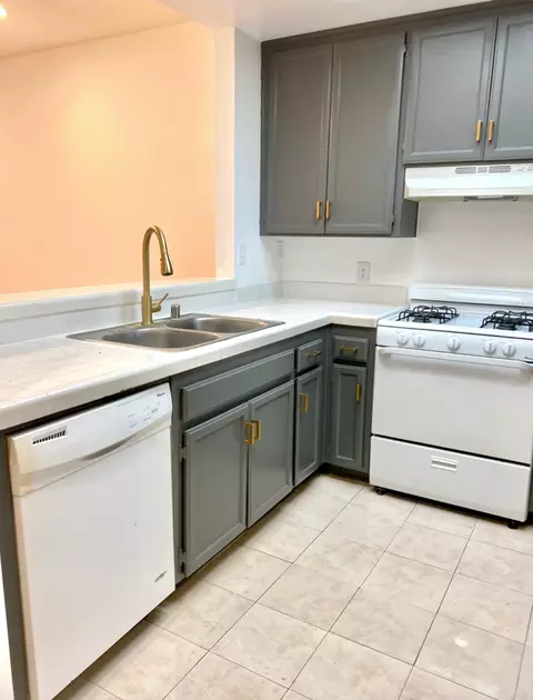 9919 Sepulveda Blvd, Los Angeles, CA 91345