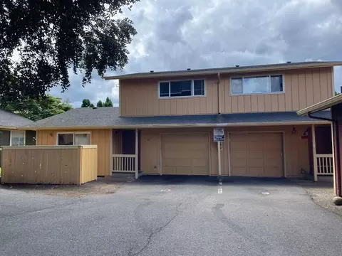 17420 NE Halsey St, Portland, OR 97230