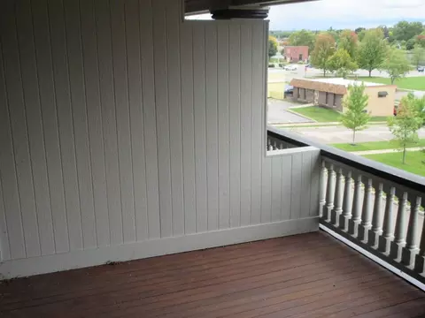 115 S Main St, Janesville, WI 53545
