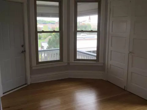115 S Main St, Janesville, WI 53545