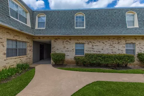 844 E Walnut St, Grapevine, TX 76051 photo 4