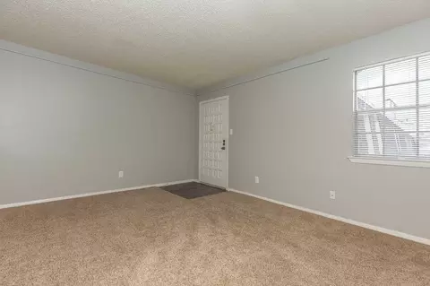 844 E Walnut St, Grapevine, TX 76051 photo 29