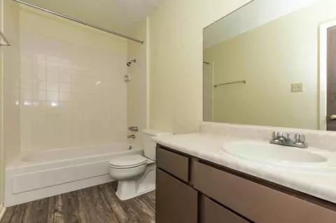 844 E Walnut St, Grapevine, TX 76051 photo 27